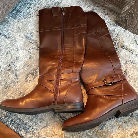 Women’s Brown Riding Boots - Picture 3 of 5